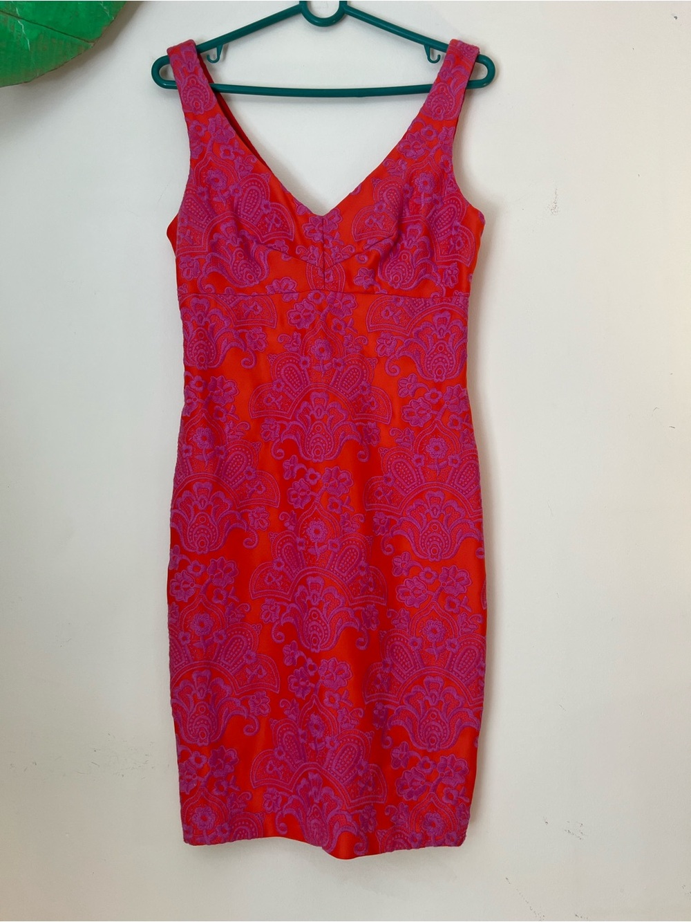 Nicole Miller Red and Pink Fitted Sleeveless Dress
